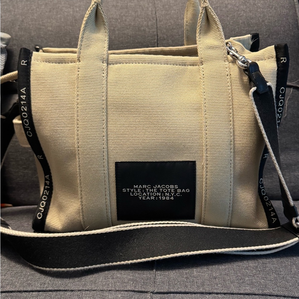 Marc Jacobs Cream and Black Canvas Tote - Picture 2 of 7